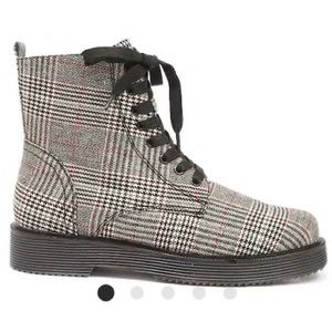 glen plaid boots